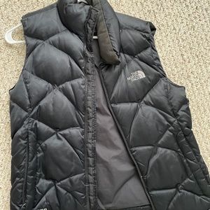 Women’s Puffy North Face vest